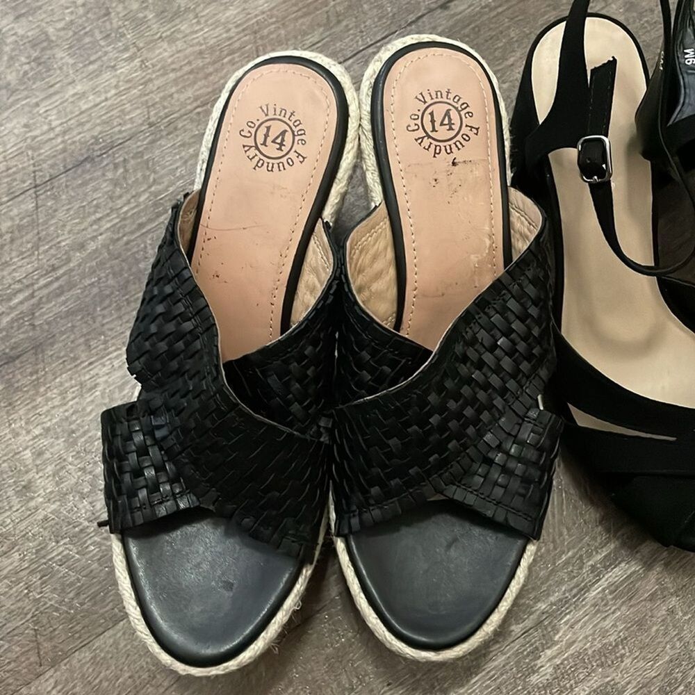 Women's summer Lot Size 9 Black Sandals NWOT Jellypop and Vintage Foundry - Picture 2 of 7
